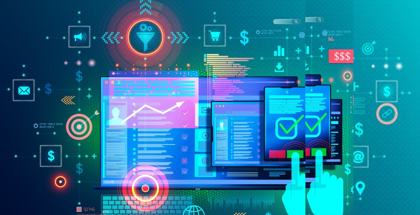 Futurystyczna grafika cyfrowa przedstawiająca laptop, tablet i smartfon wyświetlające interfejsy paneli analitycznych z wykresami wzrostu, ikonami koszyka zakupowego, lejka sprzedażowego oraz symbolami dolara. Wokół ekranów widoczne cyfrowe elementy interaktywne i neonowe linie na turkusowym tle; po prawej stronie kreatywny efekt przesunięcia kadru z powtórzonym motywem dłoni klikającej w ekran.
